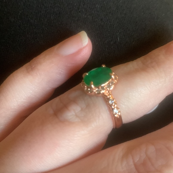 “Bloom and Delight” Natural Fusion Zambian Emerald, rose gold plating, size 7. - Picture 2 of 4
